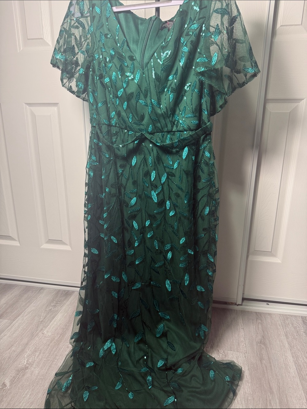 Ever Pretty Emerald Leaf-Embellished Mermaid Dress